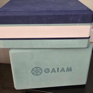 Gaiam Yoga Blocks Set of 2 Blue White Soft Foam Non-Slip Gym Stretch Balance